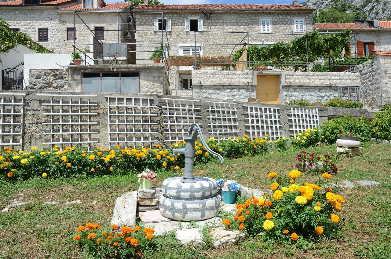 コトルStone House Dragutinovicアパートメント エクステリア 写真